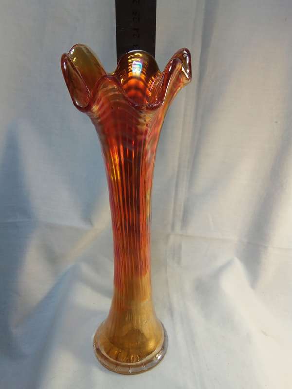 Pretty Vintage carnival glass vase