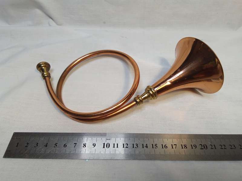 Two small vintage brass and copper hunting horns
