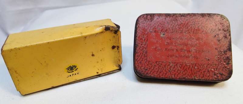 Two cute vintage tins