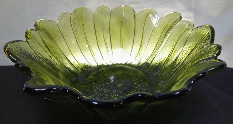 Vintage Indiana green glass candy dish