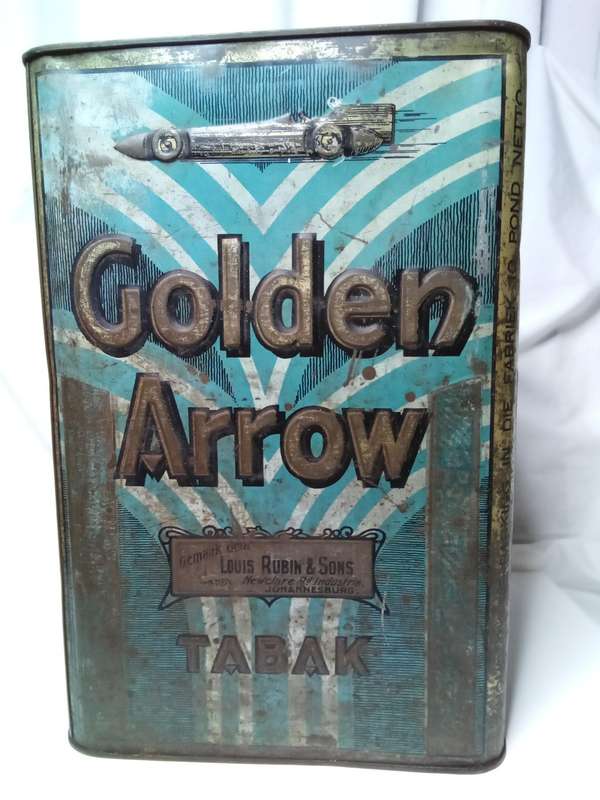 Lovely vintage Golden Arrow tabacco tin
