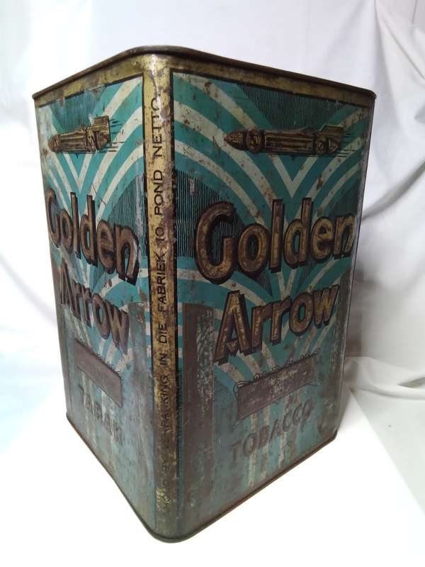Lovely vintage Golden Arrow tabacco tin