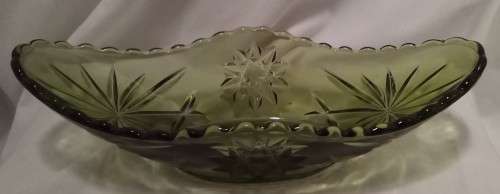 Beautiful Vintage green pressed glass bowl in perfect condition