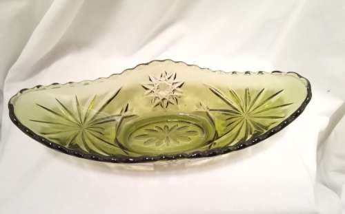 Beautiful Vintage green pressed glass bowl in perfect condition