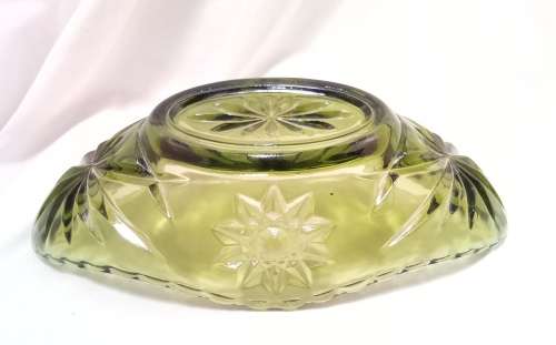 Beautiful Vintage green pressed glass bowl in perfect condition