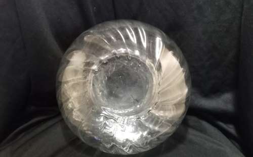 Very pretty vintage swirl glass vase