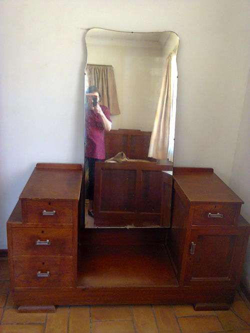 VINTAGE DRESSING TABLE WITH MIRROR (see also matching wardrobe and beds)