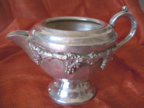 SERANCO MILK JUG - GRAPE AND VINE LEAF PATTERN