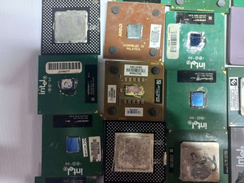 180 CPUs for Socket 370, 478, 775 AMDs, and laptop processors.