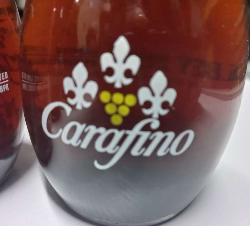 RARE VINTAGE  `UNOPENED` GILBEYS CARAFINO RED WINE IN CARAFE 500ml BOTTLES OF WINE.