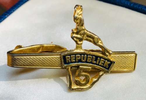 1965 SPRINGBOK TIE PIN (VALUE: R480)