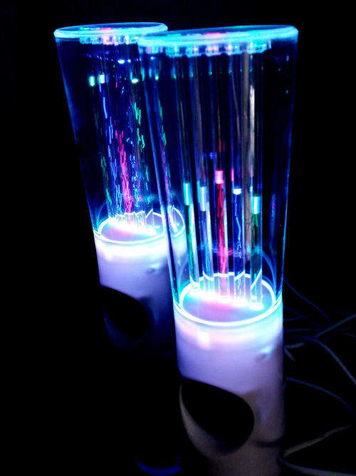 Dance Water white speaker