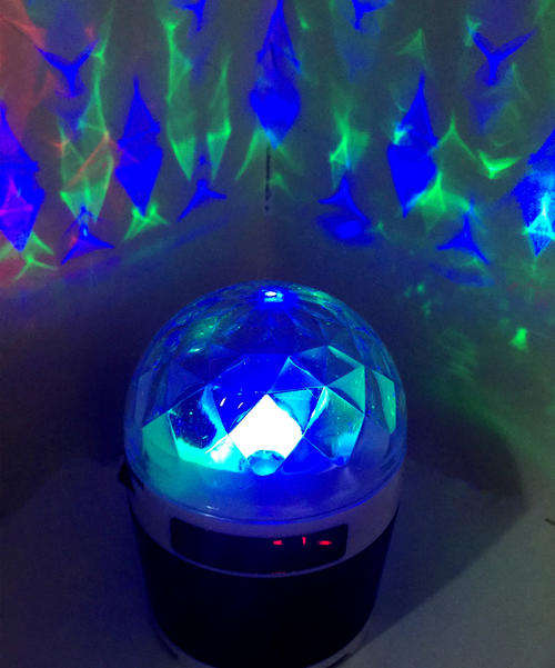 Lets Party~  MINI ROUND LIGHT ROTATE MUSIC SPEAKER