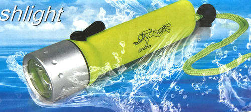HOT ITEM!!! Professional flashlight for diving CREE 3W LED ONLY 9 Available!!!