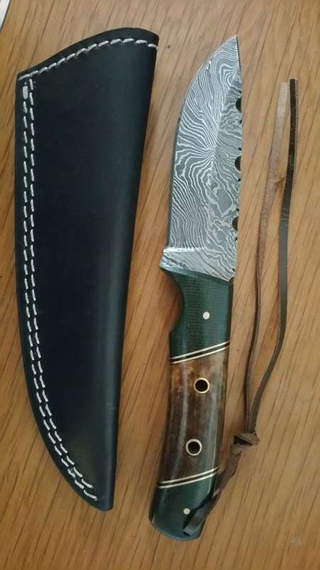 Hand Made Damascus Steel Knife