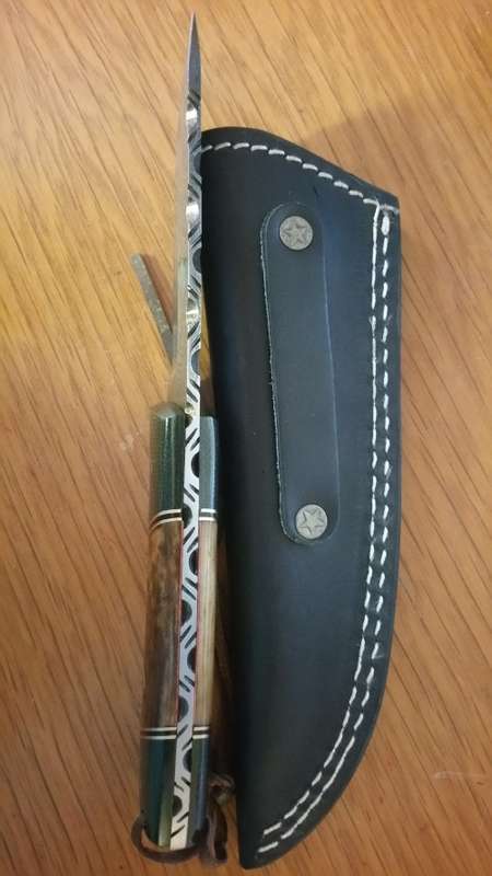 Hand Made Damascus Steel Knife