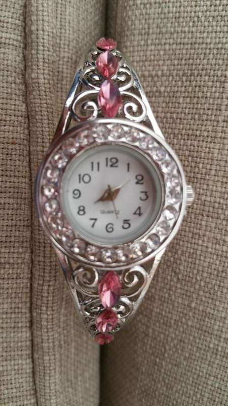 Rhinestone hollow out analog bracelet, pink stones