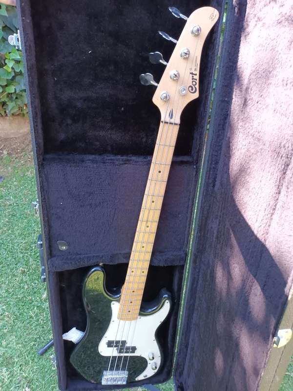 2006 Cort bass guitar GP54P