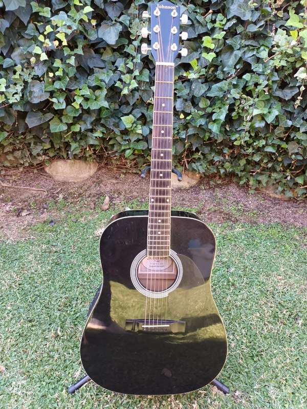Johnson by axl acoustic guitar jg-610-B with Fishman Classic 4 electric pickup