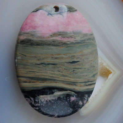 GORGEOUS 103.05cts Genuine  RHODONITE  gemstone!