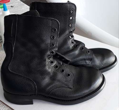 Auction  Pair of SA Navy Combat high boots