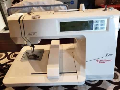 BERNINA DECO 600 EMBROIDERY MACHINE -  BARGAIN!!!!!