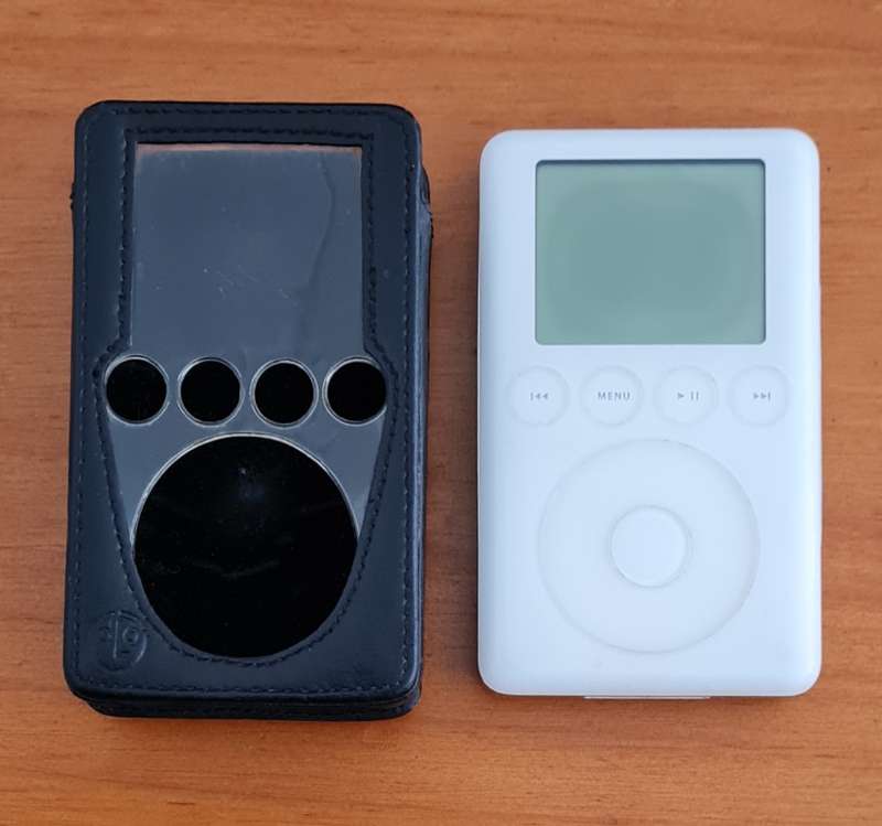Ipod classic 3rd gen 10GB READ DESCRIPTION