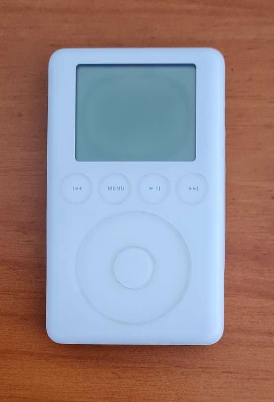Ipod classic 3rd gen 10GB READ DESCRIPTION