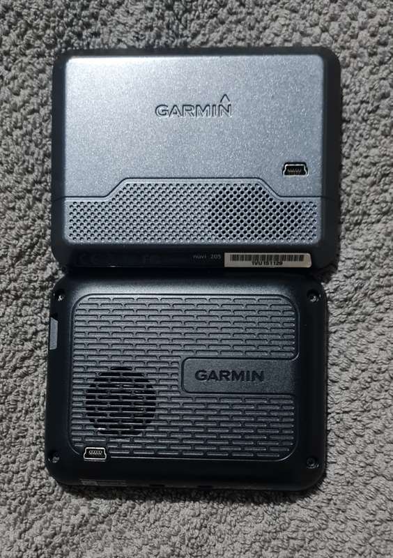 2 x Old Garmin nuvi 205 and 30 GPS as per description