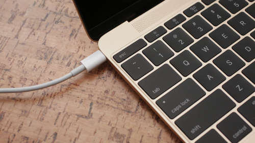 MacBook with Retina, 12-inch, 8GB RAM, 512GB storage with USB-C Multiport Adapter