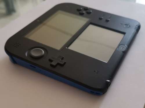 Nintendo 2DS + 4 Games (Pre-owned)