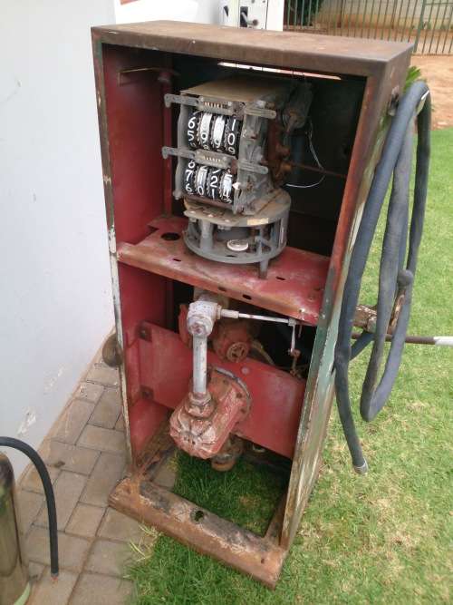 MAKE AN OFFER!!! Stunning Old Farm Hand Crank Gas Pump!!!