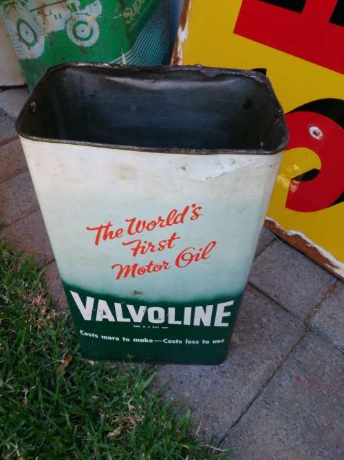 RARE FIND! Vintage VALVOLINE 1 Gallon Motor Oil Tin Can