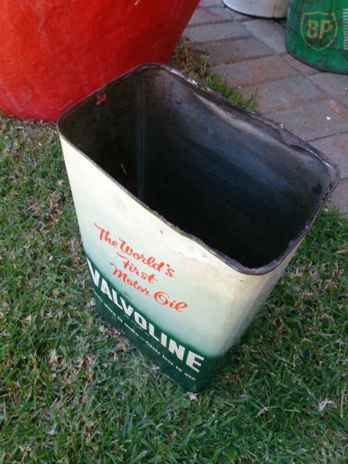 RARE FIND! Vintage VALVOLINE 1 Gallon Motor Oil Tin Can
