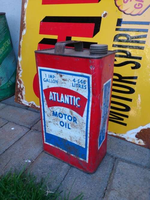 Stunning ATLANTIC 1 Gallon Motor Oil Can!!!