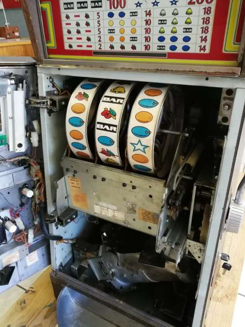 MAKE AN OFFER!!! Vintage BALLY 3 Reel 25c Slot Machine - WORKING CONDITION!!!