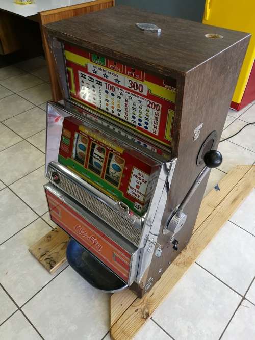 MAKE AN OFFER!!! Vintage BALLY 3 Reel 25c Slot Machine - WORKING CONDITION!!!