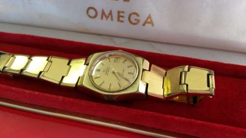 VINTAGE OMEGA GENEVE LADIES AUTO 18K-GP GOLD DIAL DATE WATCH
