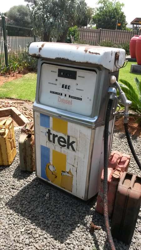 VINTAGE GILBARCO TREK PETROL PUMP!!! AWESOME!!!