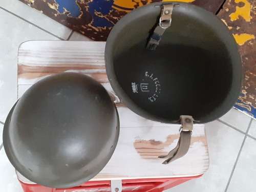 AN AMAZING VINTAGE SADF CJ FUCHS LTD (1966) GREEN `STAALDAK` HELMET WITH INNER LINING - AWESOME