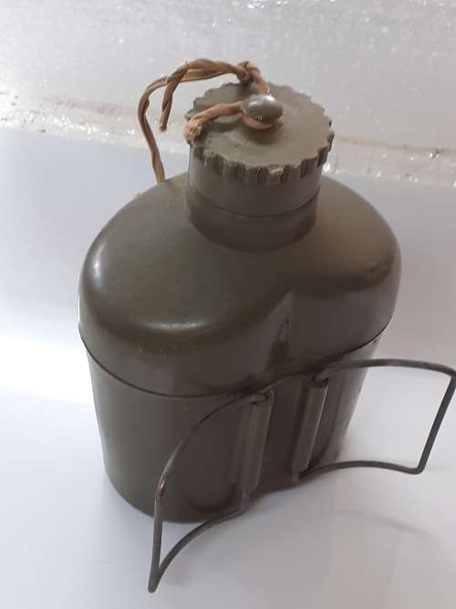 SADF pattern 61/64 water bottle ( canteen ) - also used by Rhodesian army