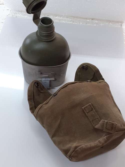 SADF pattern 61/64 water bottle ( canteen ) - also used by Rhodesian army