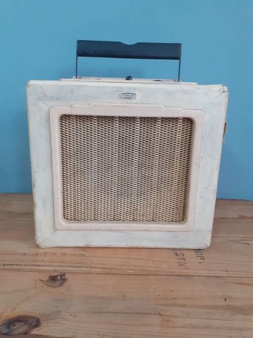 1950`s Portable EveReady Radio - MAKE AN OFFER!!!