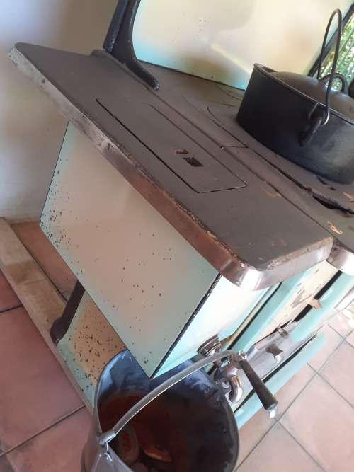 MAKE AN OFFER!!! Vintage Defy Jewel coal stove with enamel ware!!!