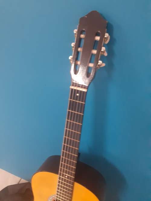 MAKE AN OFFER!!! Hohner Guitar with bag, books and Musedo digital tuner