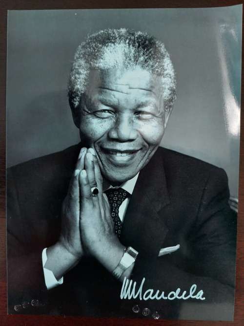 Nelson Mandela photo, signed in white pen (not a print) - size 15cm x 20cm