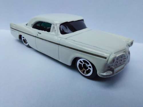 Maisto Chrysler 1956 300B Die Cast Car