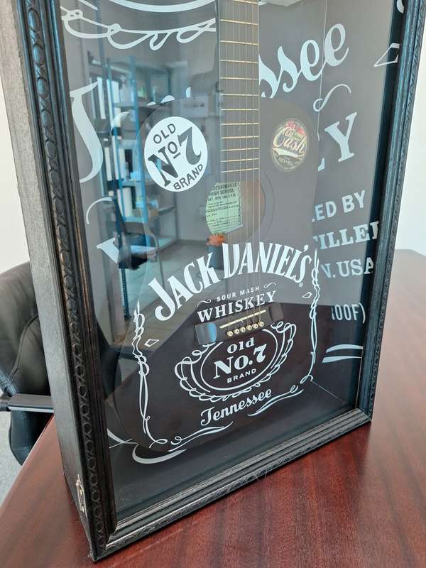 JACK DANIELS Box Framed Decorative Guitar & Whiskey