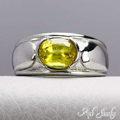 2.25ct Yellow Sapphire Set In White Gold plate 925 Sterling Silver Ring. Beautiful