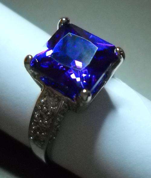 10x10mm TANZANITE & CZ SIMS SET IN 14kt WHITE GOLD PLATE RING. STUNNING